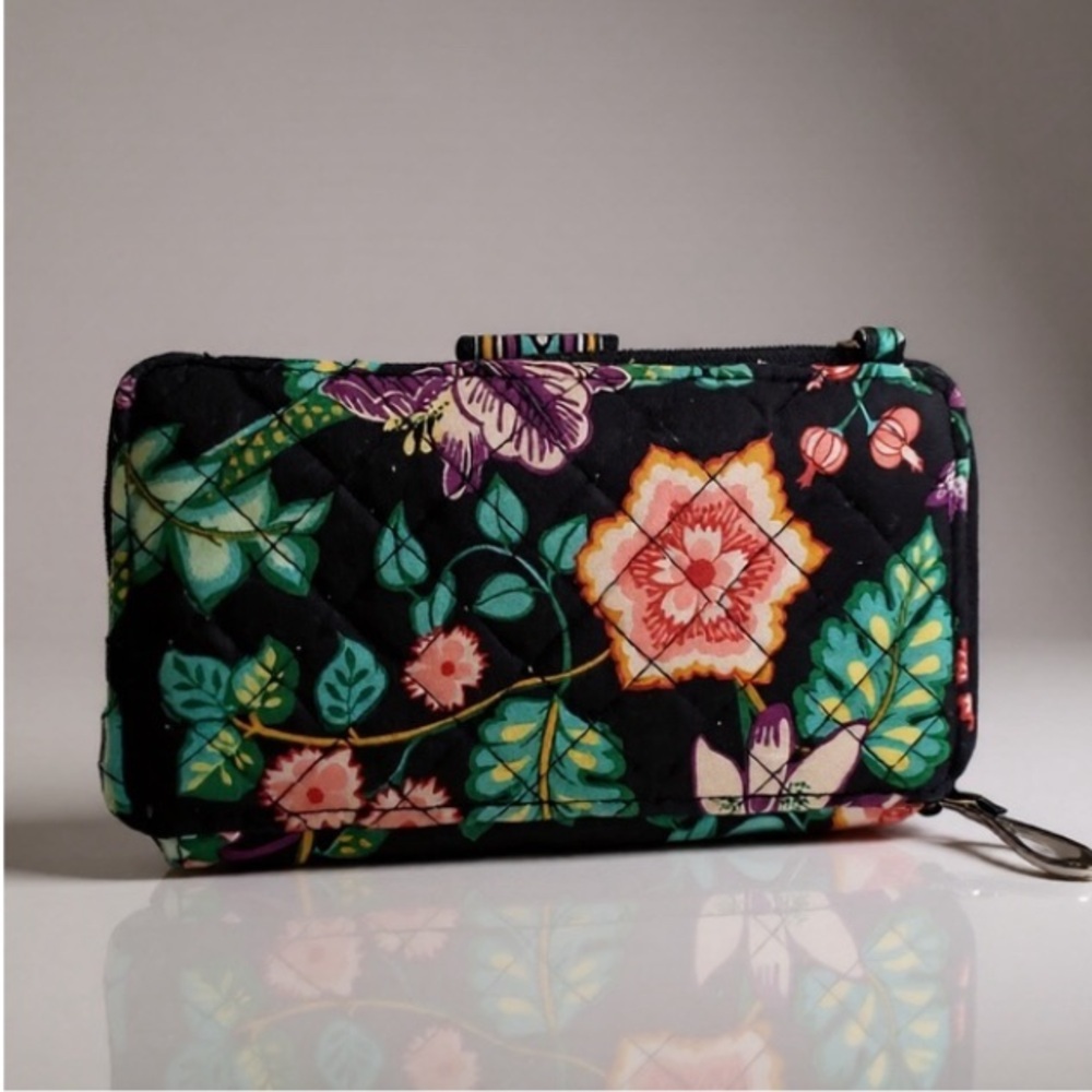 Vera Bradley Wristlet - Picture 2 of 5